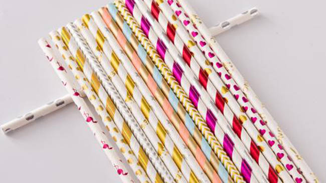 星巴克換用紙吸管，這背后的意義？